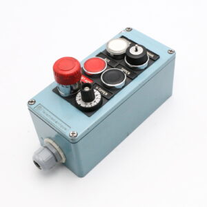 Aluminiowa obudowa z 4 przyciskami + podświetlane przyciski + wyłącznik awaryjny + potencjometr + przełącznik kluczykowy bez kluczyka