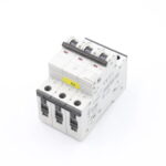 61f2844fd4eff1fa32edf33fad8eb591